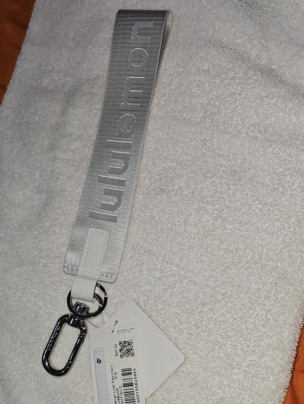 Lululemon Never Lost Keychain. Nwts WHT/SILD!! Sold Out!!